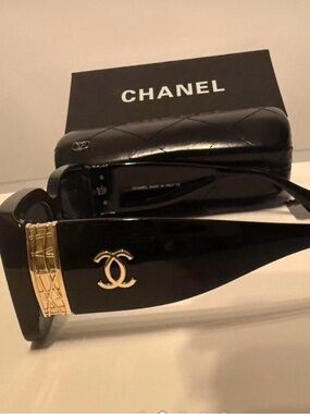 CHANEL Black Sunglasses with Gold CC Logo and Trim